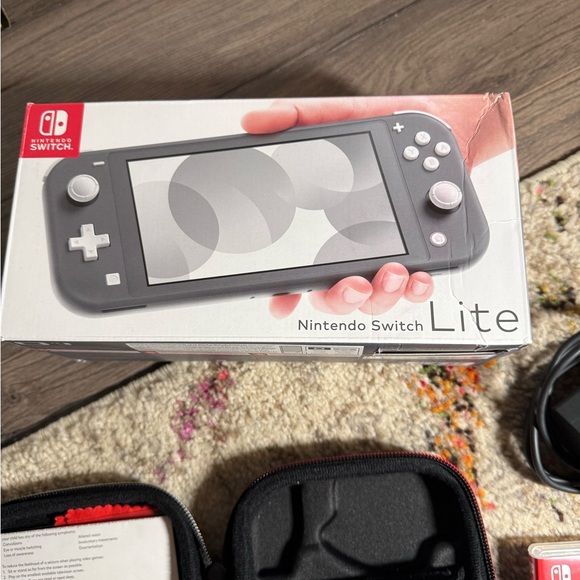 Nintendo Switch Lite Console with Accessories case and games - Picture 7 of 7